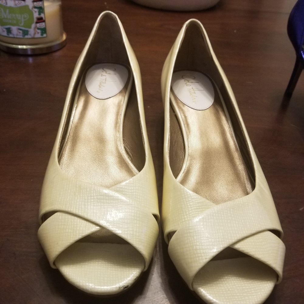 Cole Haan- sz 9B cream, small wedge sandle. Nike Air sole.